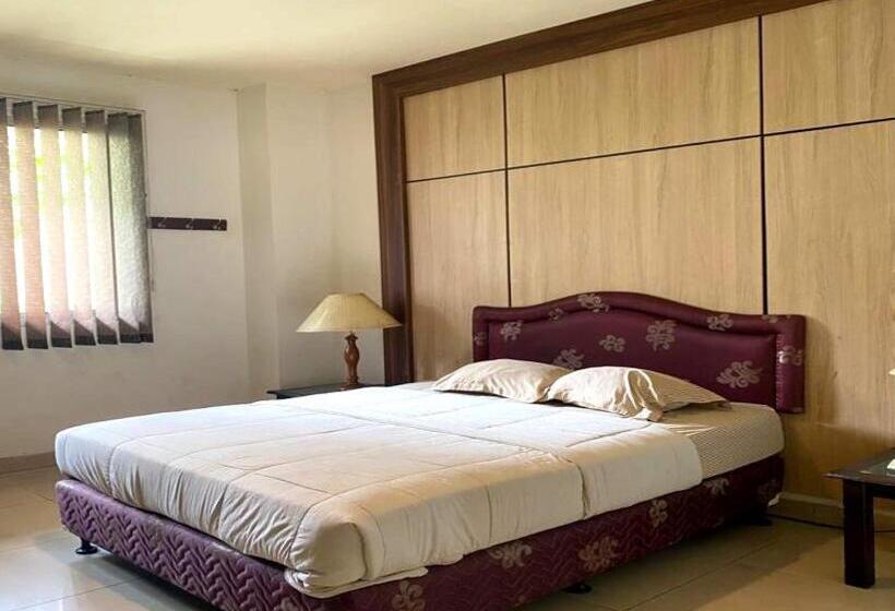 Hotel Oyo 94050 Happy Room