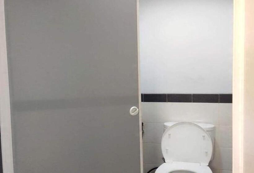 Hotel Oyo 94050 Happy Room