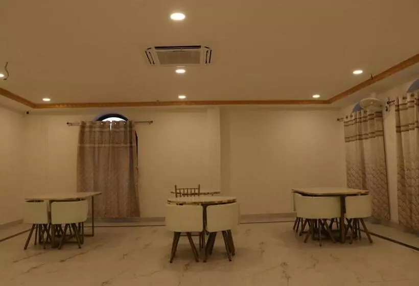 ホテル Rajwada Resort &