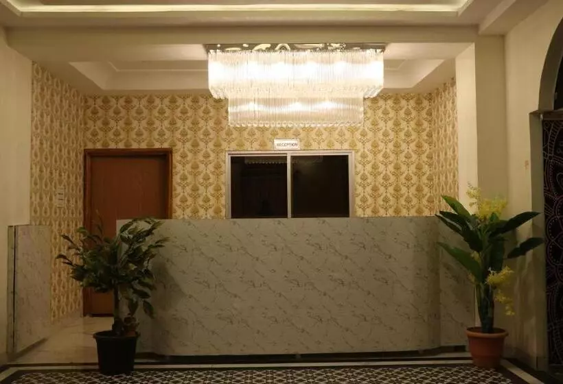 ホテル Rajwada Resort &