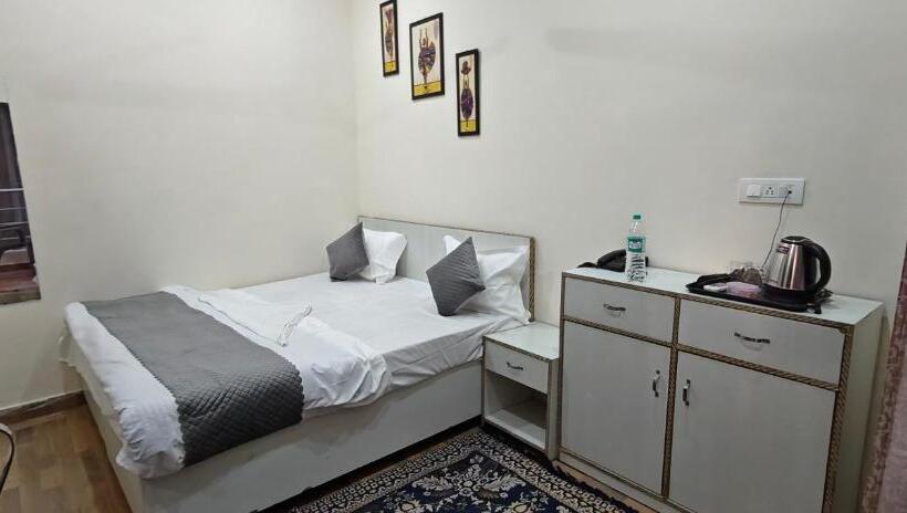 호텔 Rishi Bhoomi Tapovan