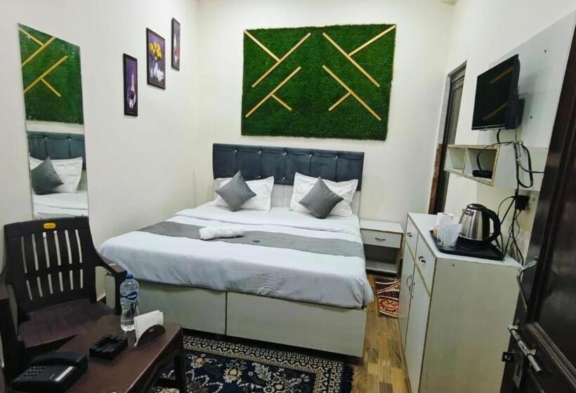 호텔 Rishi Bhoomi Tapovan