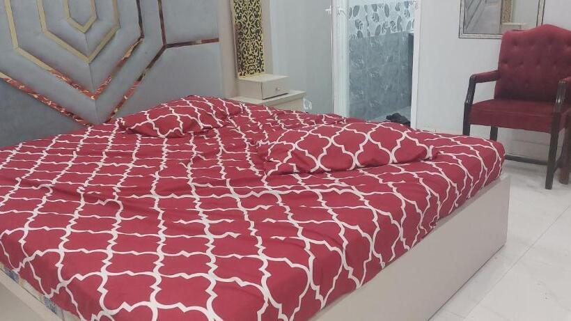 پانسیون Karachi Gulshan Guest House