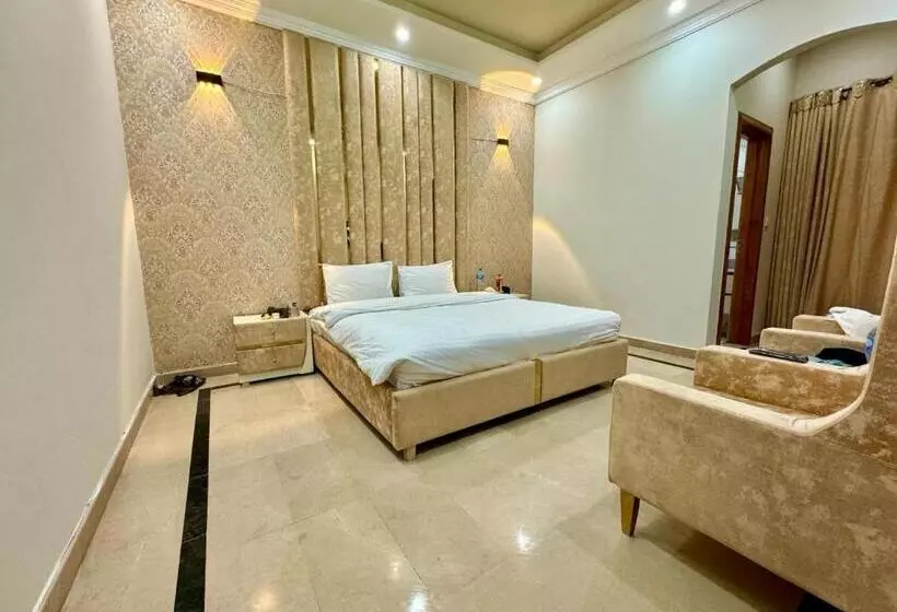 پانسیون Sky Lodge Exective