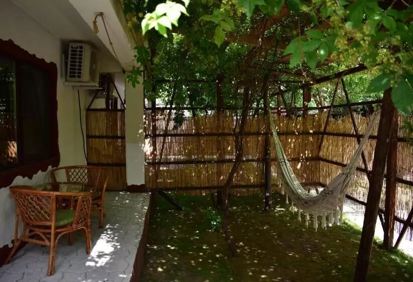 پانسیون Vila Tudor Mamaia Nord