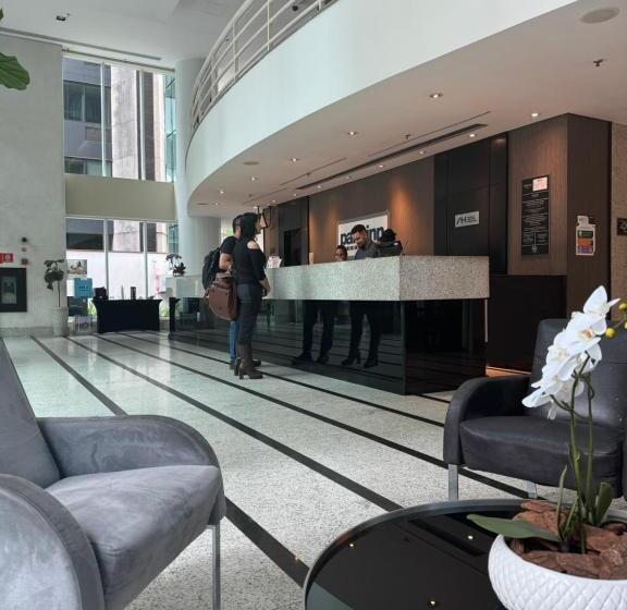 Studio Premium Tryp Berrini