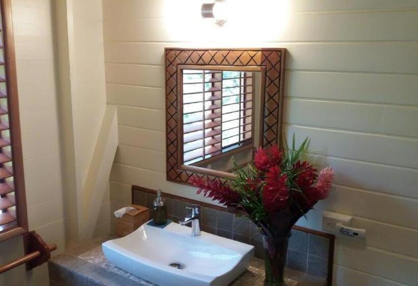 تختخواب و صبحانه Bluff Beach Retreat