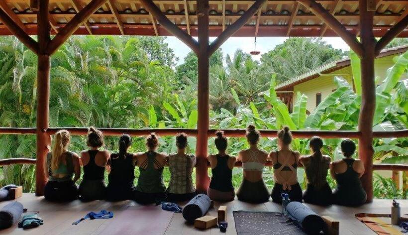 تختخواب و صبحانه Bluff Beach Retreat