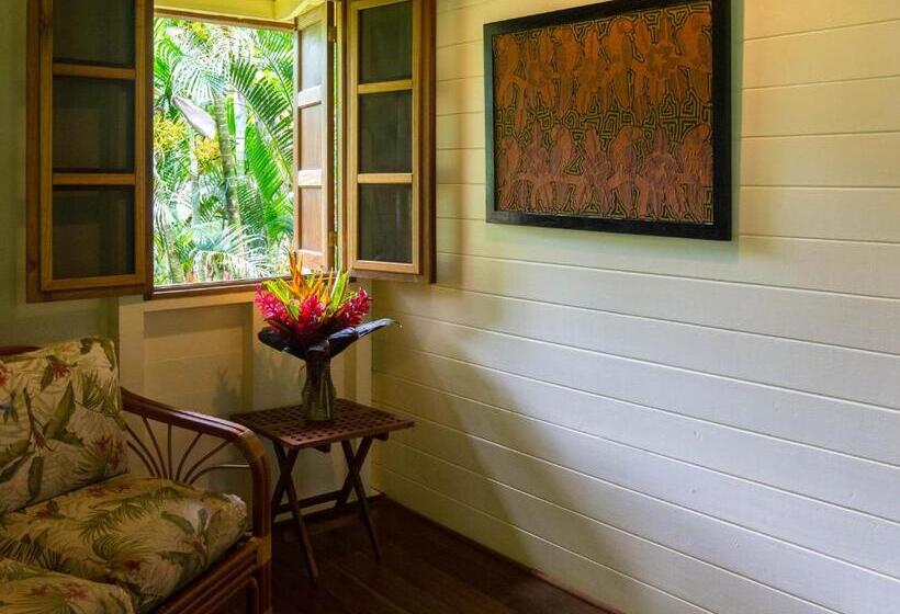 تختخواب و صبحانه Bluff Beach Retreat