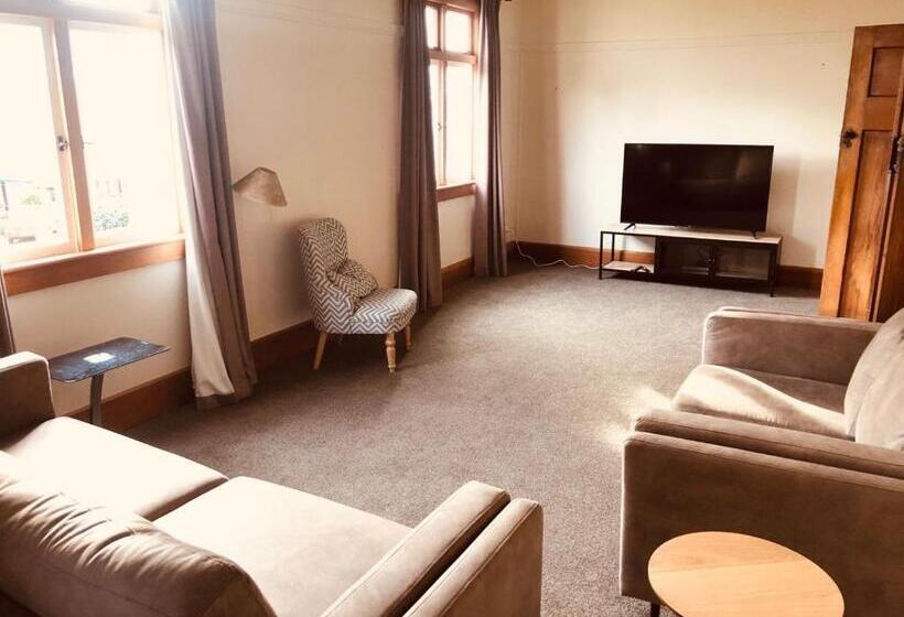 مبيت وإفطار Penmarric House   Self Check In