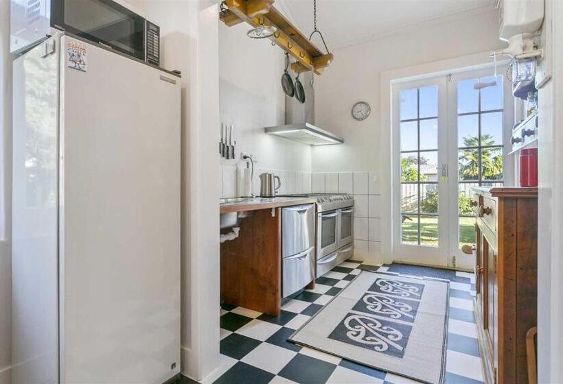 مبيت وإفطار Penmarric House   Self Check In