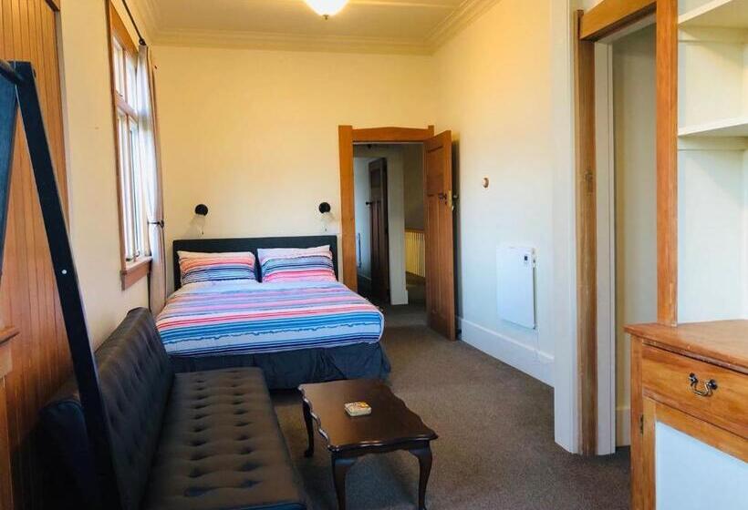 مبيت وإفطار Penmarric House   Self Check In