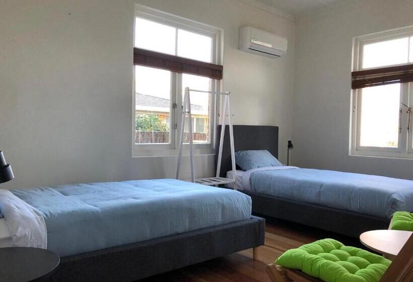 مبيت وإفطار Penmarric House   Self Check In