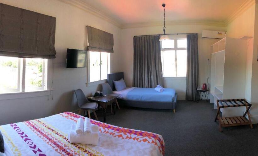 مبيت وإفطار Penmarric House   Self Check In