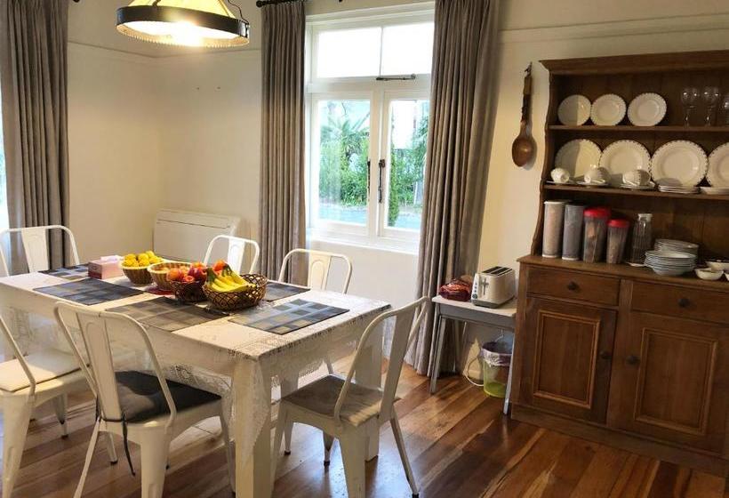 مبيت وإفطار Penmarric House   Self Check In