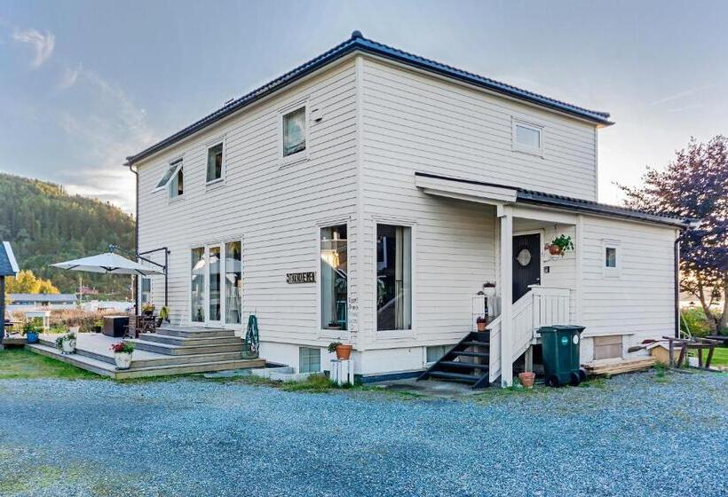 ベッドアンドブレックファースト Strandheimen Guesthouse