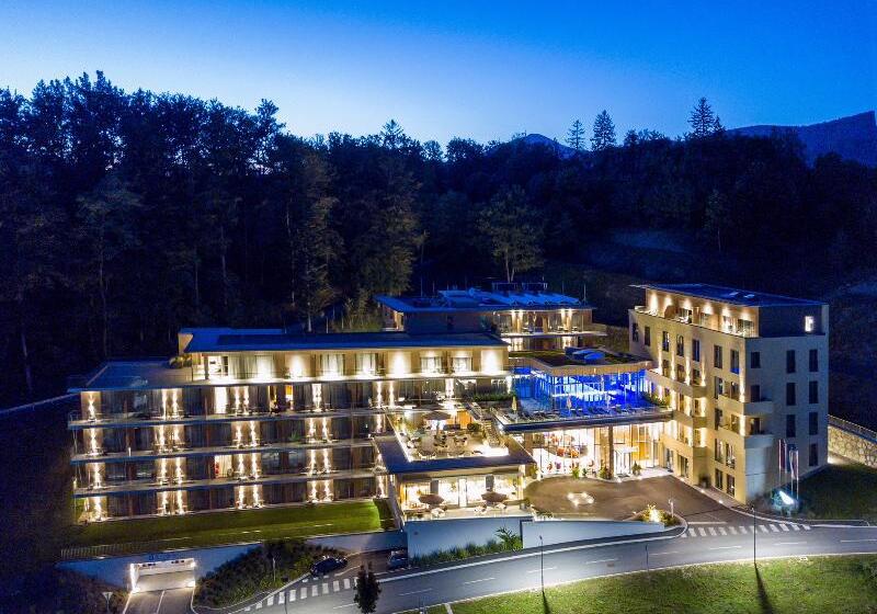 هتل Atlantida Boutique