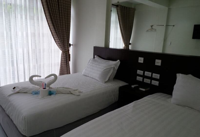 בית מלון כפרי Boracay Midtown