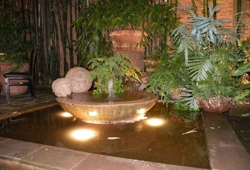 ホテル Casa Embrujo Morelia   Boutique