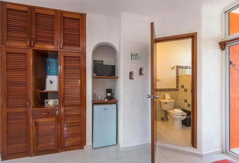 Otel Del Sol Beachfront