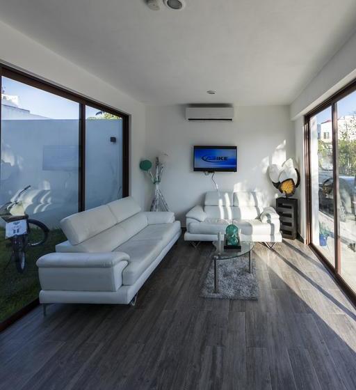 Suite 24 Boutique By Xperience S