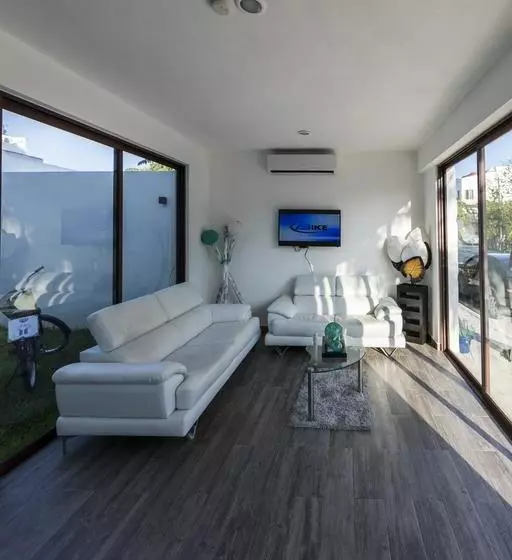 Suite 24  Boutique By Xperience S