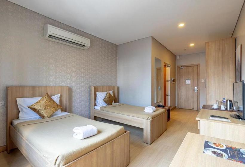 בית מלון כפרי Zen Rooms Madison 101 Qc