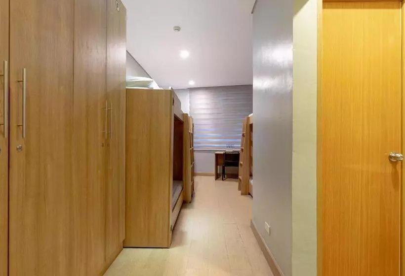 ホテル Zen Rooms Madison 101 Qc