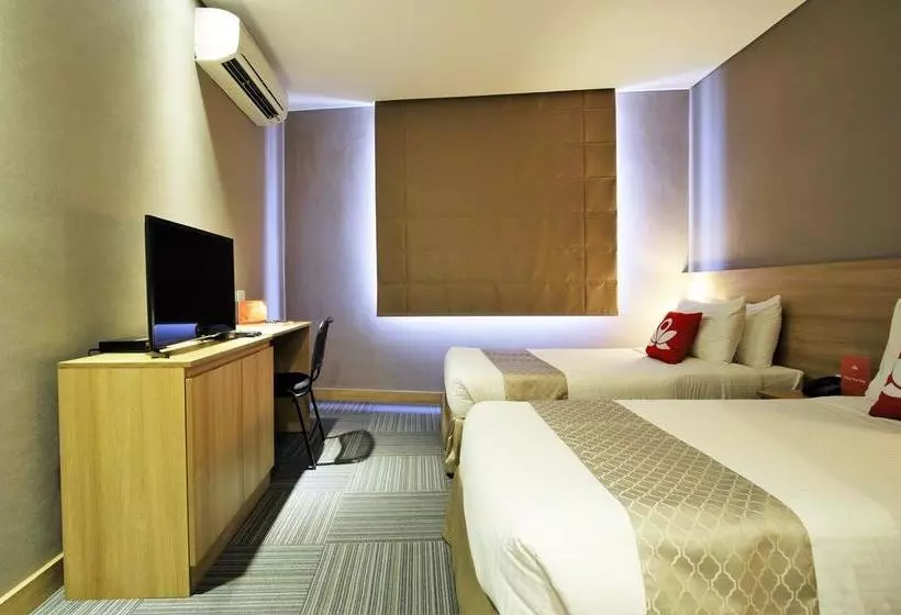 ホテル Zen Rooms Madison 101 Qc