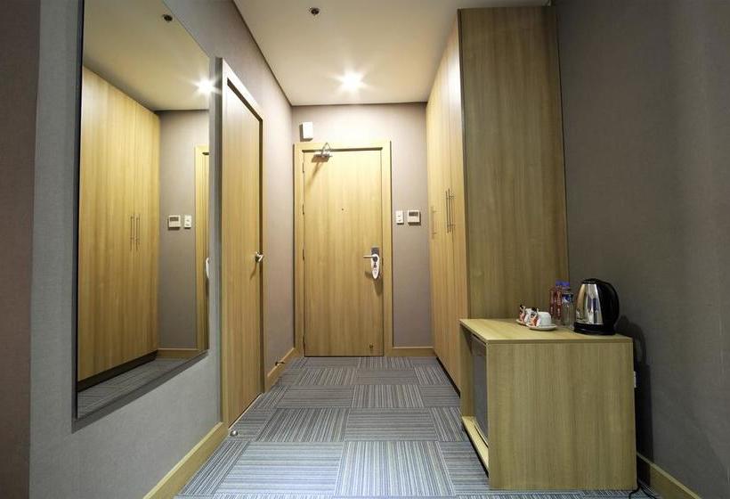 בית מלון כפרי Zen Rooms Madison 101 Qc