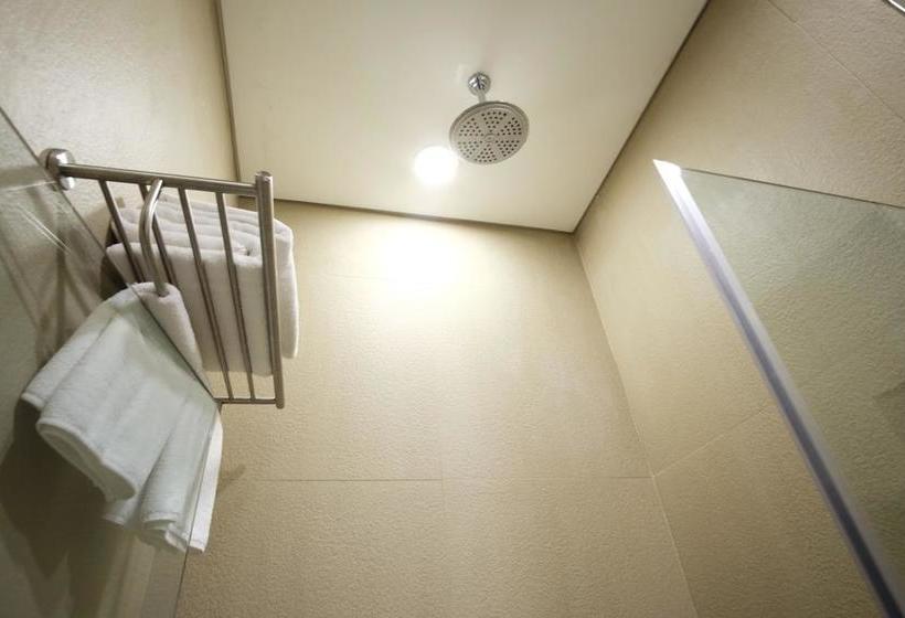 בית מלון כפרי Zen Rooms Madison 101 Qc