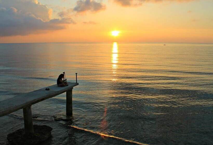 Giswold Lagunde Beach Resort