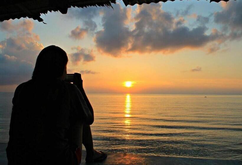 Giswold Lagunde Beach Resort