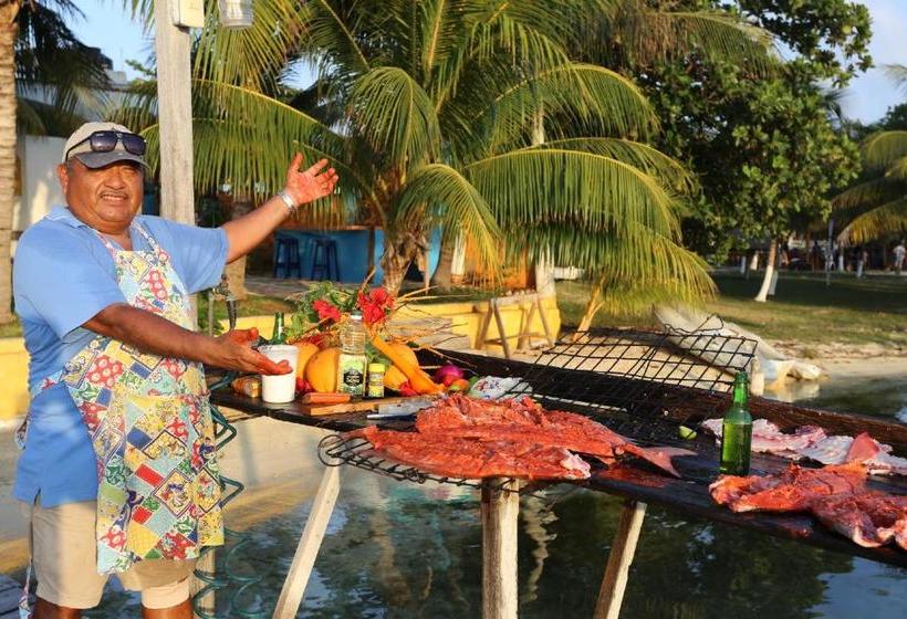 استراحتگاه El Milagro Beach Hotel And Marina