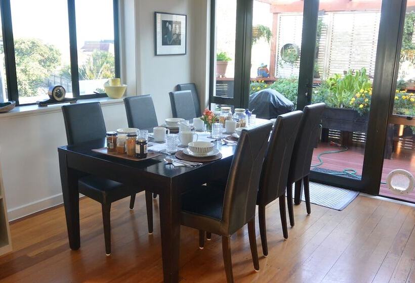 Terry And Cindy's Bed And Breakfast