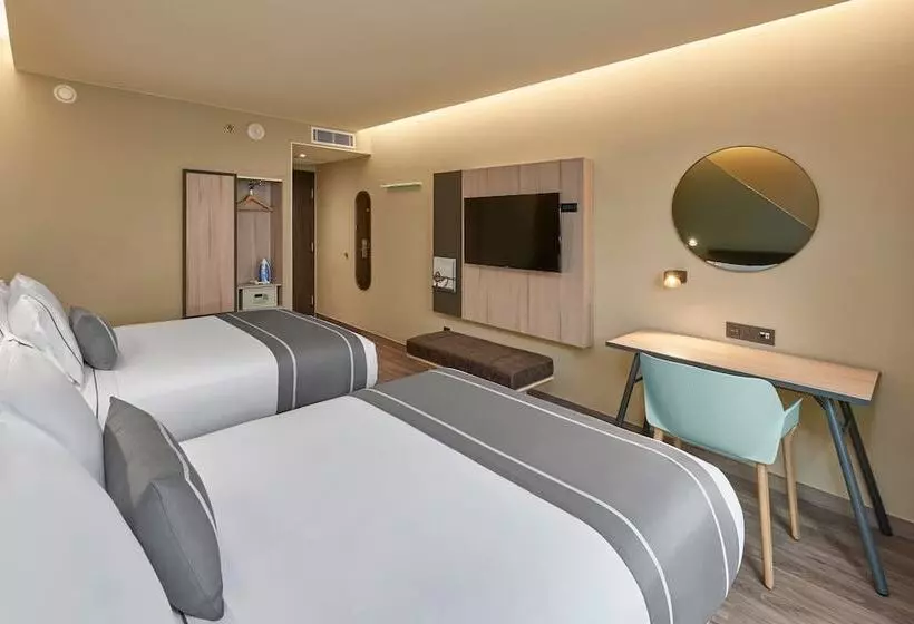 ホテル City Express Plus by Marriott Mazatlán