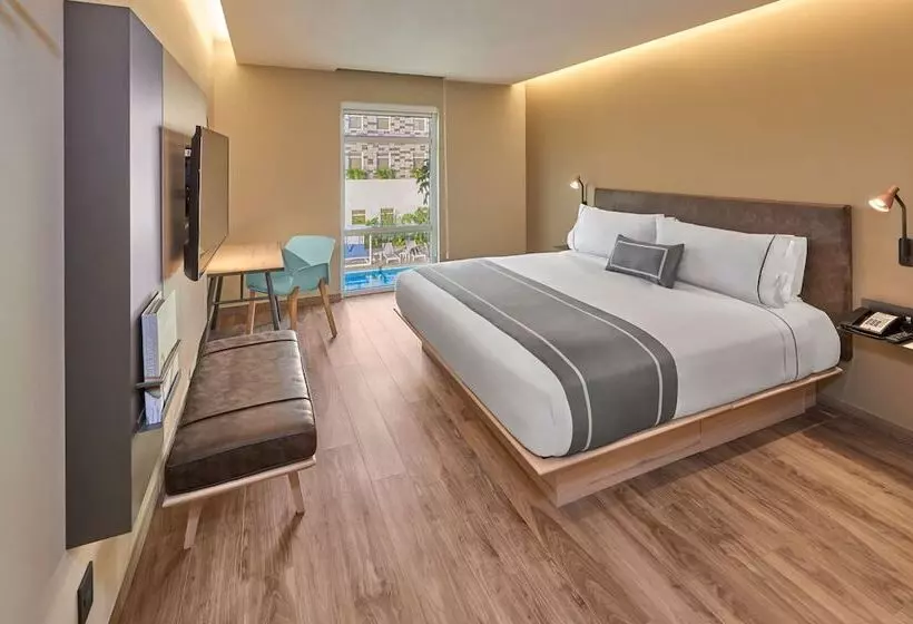 ホテル City Express Plus by Marriott Mazatlán