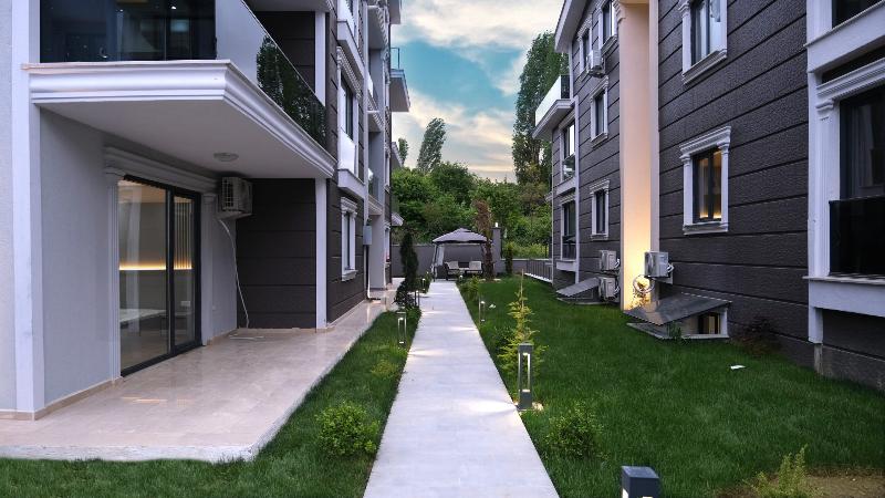 Отель Flower City Suits