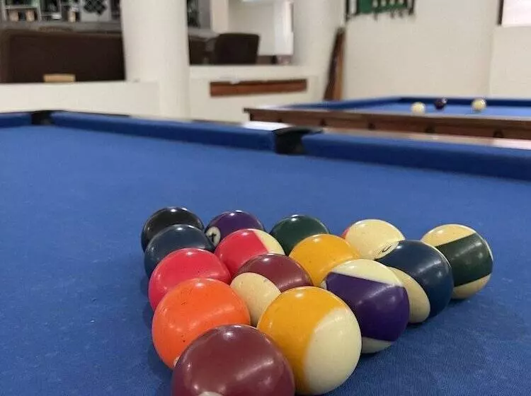 Hotelli Lake House Resort