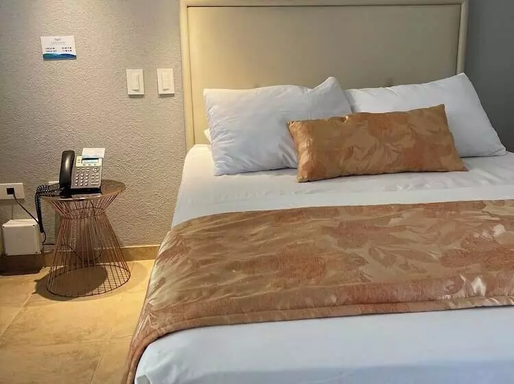 Hotelli Lake House Resort