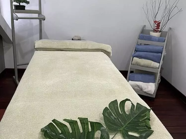 Hotelli Lake House Resort