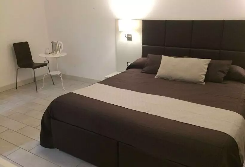 تختخواب و صبحانه Apeiron