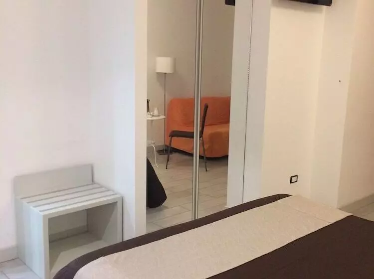 تختخواب و صبحانه Apeiron