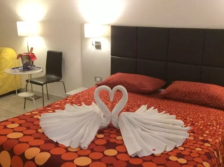 تختخواب و صبحانه Apeiron