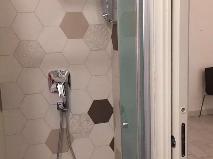 تختخواب و صبحانه Apeiron