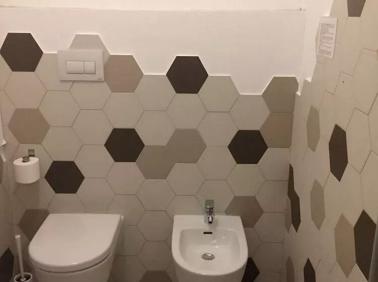 تختخواب و صبحانه Apeiron