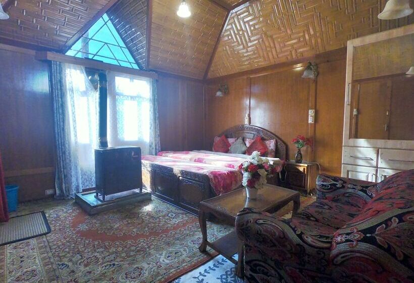 בית מלון כפרי Goona Palace Houseboats