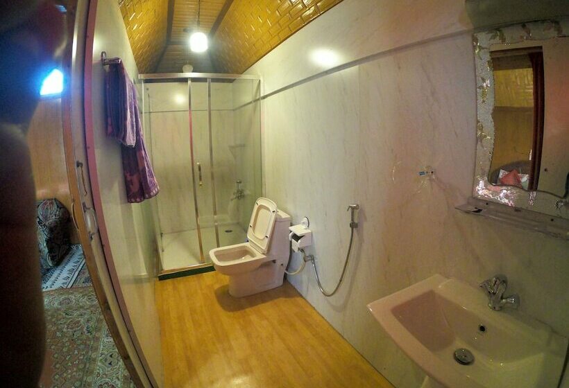 בית מלון כפרי Goona Palace Houseboats