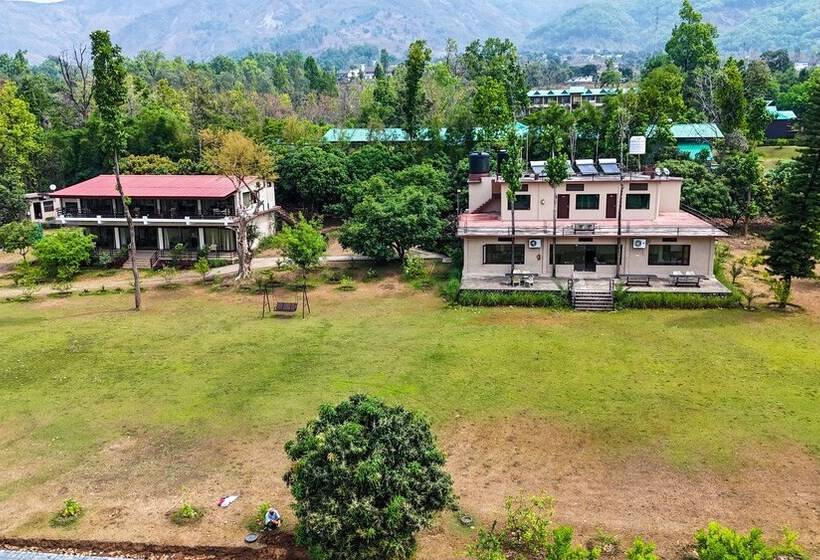 هتل Hideaway By Aahma