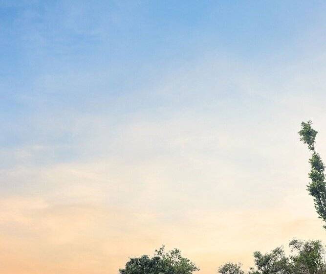 هتل Hideaway By Aahma